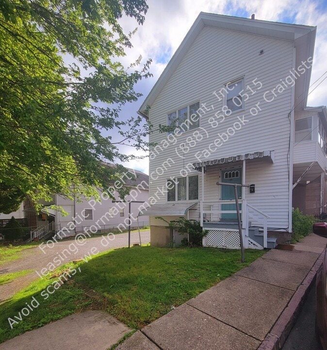 262 Gilligan St in Wilkes-Barre, PA - Building Photo