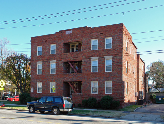 Maury Court in Norfolk, VA - Building Photo - Building Photo