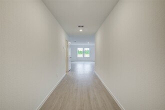 19747 US-59 in Humble, TX - Building Photo - Building Photo