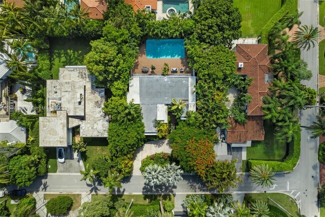 2815 Regatta Ave in Miami Beach, FL - Building Photo - Building Photo