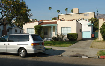 587 W Stocker St in Glendale, CA - Foto de edificio - Building Photo