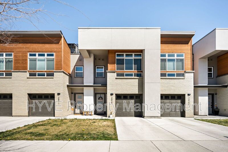 2869 W Parkside Pl in Denver, CO - Building Photo