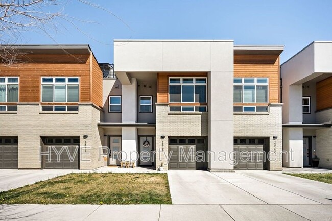 property at 2869 W Parkside Pl