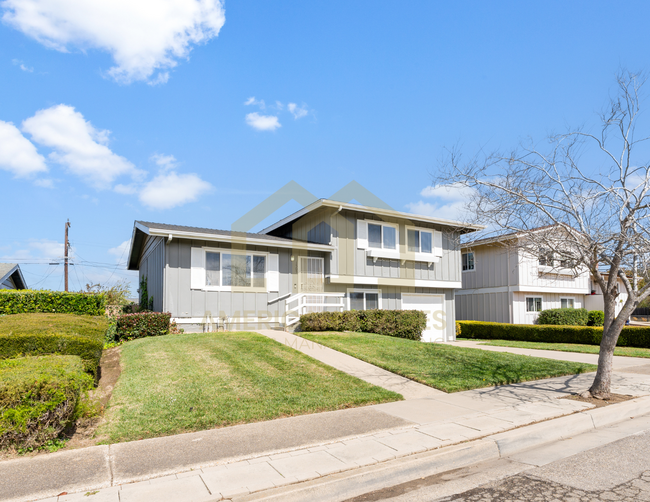 1505 W Cherry Ave in Lompoc, CA - Building Photo - Building Photo