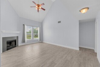 131 Martin Crossing Dr in Cedar Creek, TX - Building Photo - Building Photo