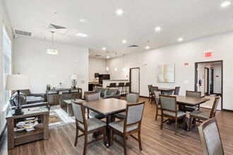 Lynne Village Apartments in Phoenix, AZ - Building Photo - Building Photo