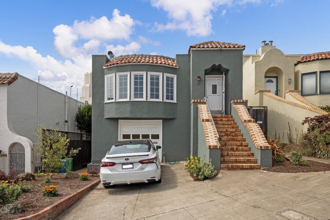 15 Keystone Way in San Francisco, CA - Building Photo