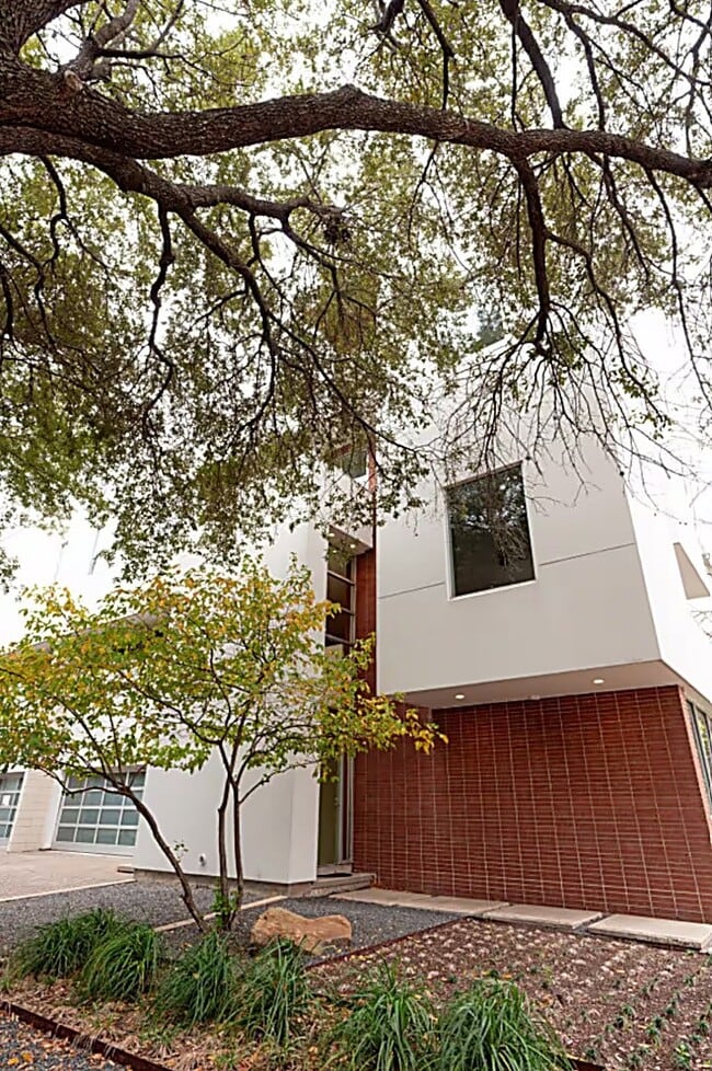 4904 S Shepherd Dr in Houston, TX - Building Photo - Building Photo