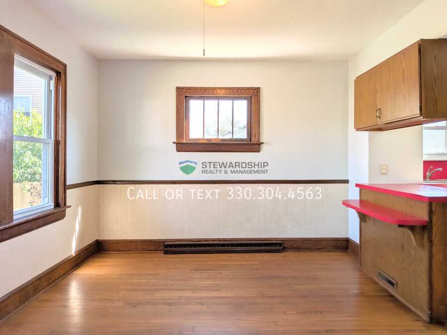 654 E Glenwood Ave in Akron, OH - Building Photo
