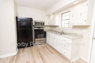 4690 Plaza Hills Ln, Unit Unit C in Chattanooga, TN - Foto de edificio - Building Photo