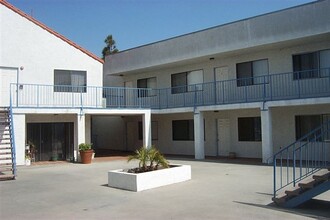 815 Java Ave, Unit 18 in Inglewood, CA - Foto de edificio - Building Photo