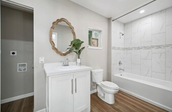 1006 Center St in San Antonio, TX - Building Photo - Building Photo