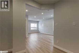 554 Mary St in Hamilton, ON - Building Photo - Building Photo