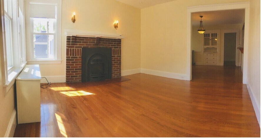 26 Parker St in Westwood, MA - Building Photo