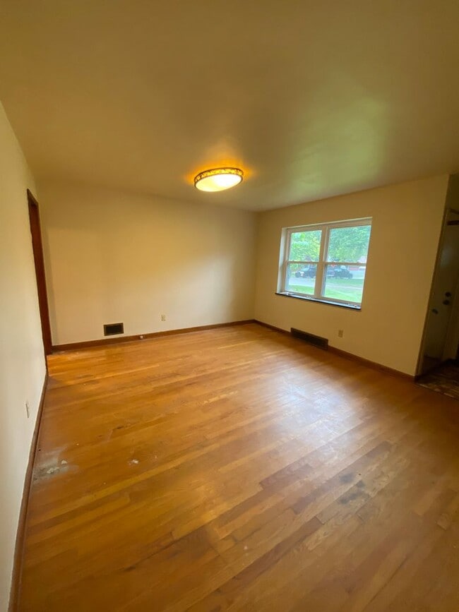 2605 Hazelwood Ave in Kettering, OH - Building Photo - Building Photo