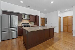 1600 Barton Springs Rd in Austin, TX - Building Photo