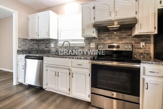 1909 NE McKee Ln in Lee's Summit, MO - Building Photo - Building Photo