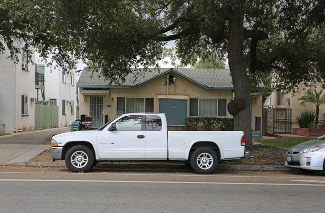 416 Riverdale Dr in Glendale, CA - Foto de edificio - Building Photo