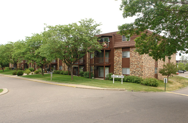 Westview Village Apartments in Hastings, MN - Foto de edificio - Building Photo