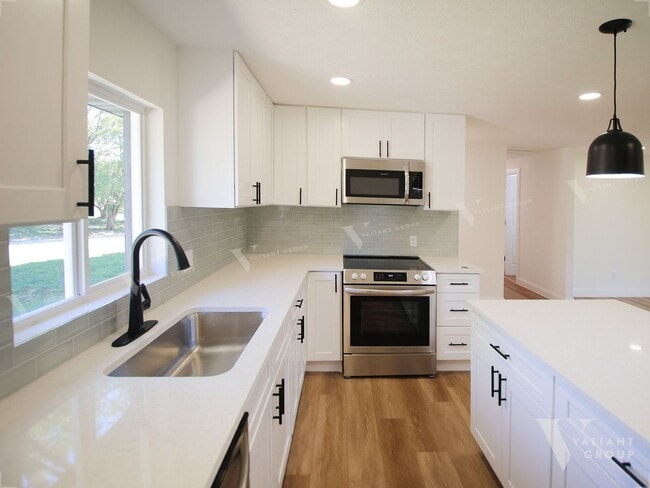 property at 4959 S McCann Ave