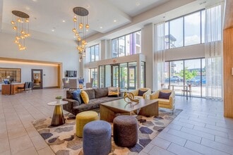 Neon Burnsville in Burnsville, MN - Foto de edificio - Building Photo