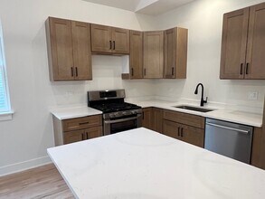 3025 W Ainslie St, Unit 2 in Chicago, IL - Foto de edificio - Building Photo
