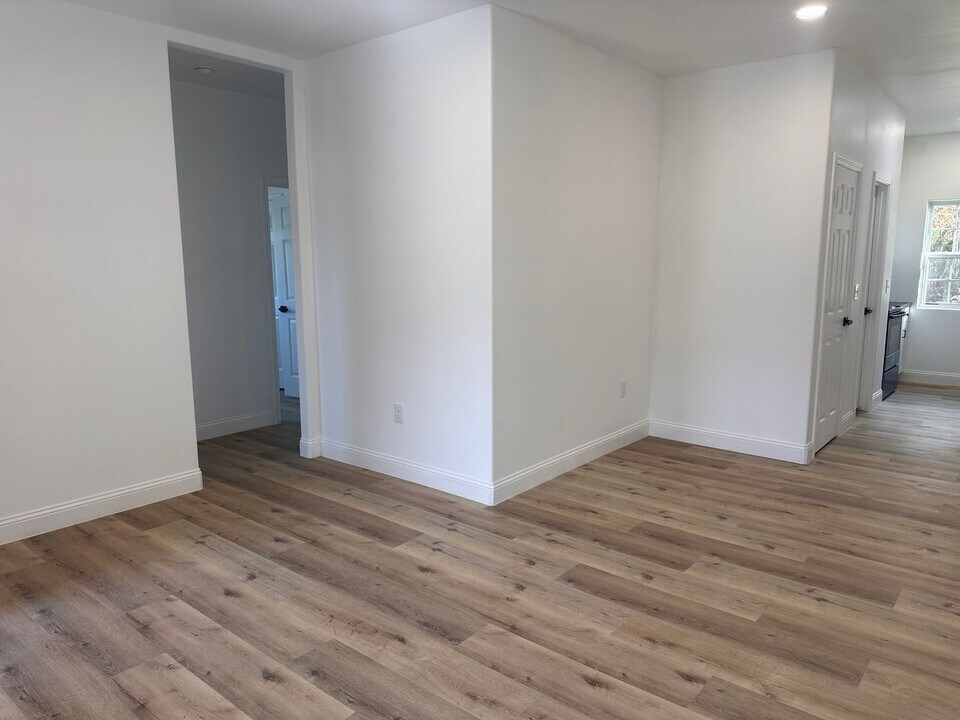 1003 Lynn St in Diboll, TX - Building Photo