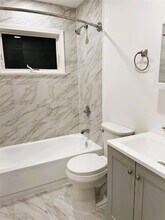 542 E Pine St in Long Beach, NY - Building Photo - Building Photo