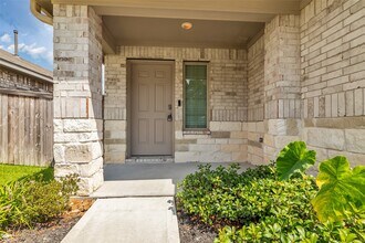 14939 Cypress Holw Dr in New Caney, TX - Building Photo - Building Photo