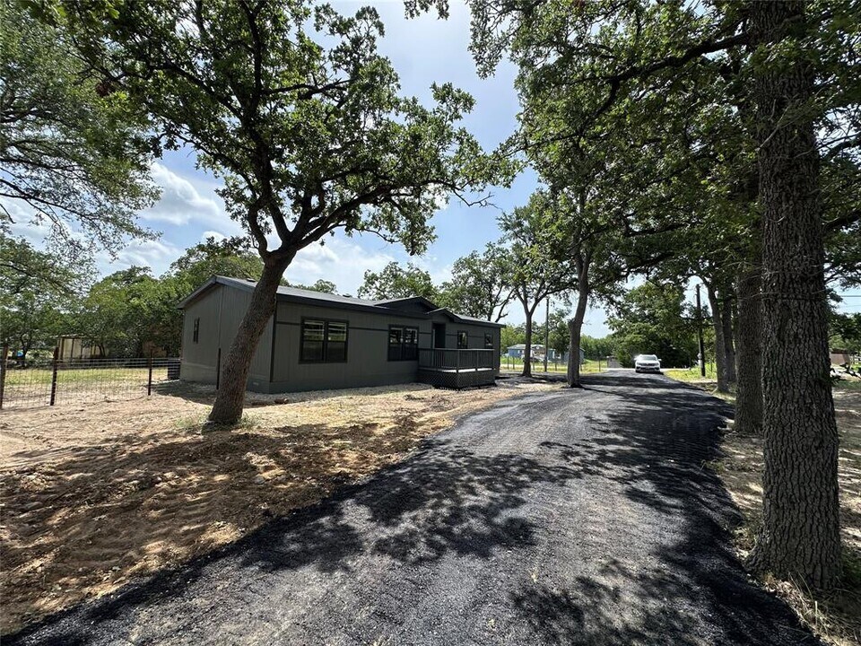 100 Tuck St in Cedar Creek, TX - Building Photo