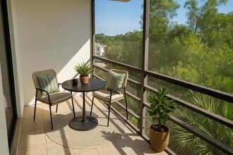 4640 Lucerne Lakes Blvd W in Greenacres, FL - Building Photo - Building Photo