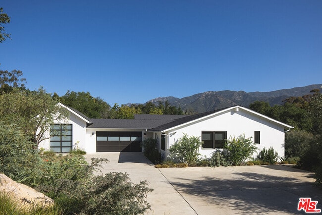 3155 Eucalyptus Hill Rd in Montecito, CA - Building Photo - Building Photo