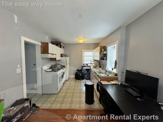 566 Putnam Ave in Cambridge, MA - Building Photo - Building Photo