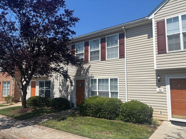 property at 28 Honeysuckle Ct