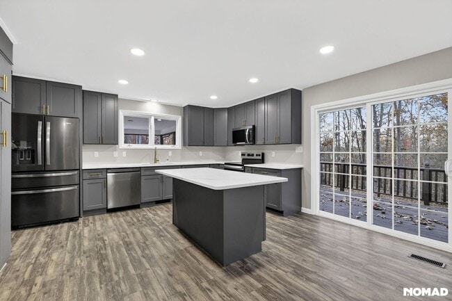 1142 Kendall Mill Rd in Thomasville, NC - Foto de edificio - Building Photo