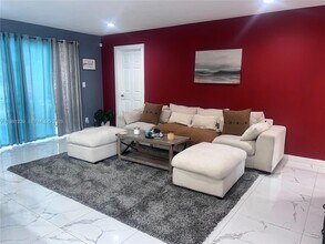 6731 SW 10th Ct in North Lauderdale, FL - Building Photo - Building Photo