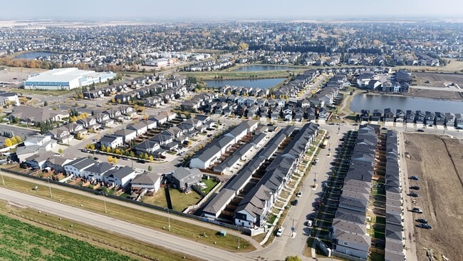 6641-6646 46 Ave in Beaumont, AB - Building Photo - Building Photo