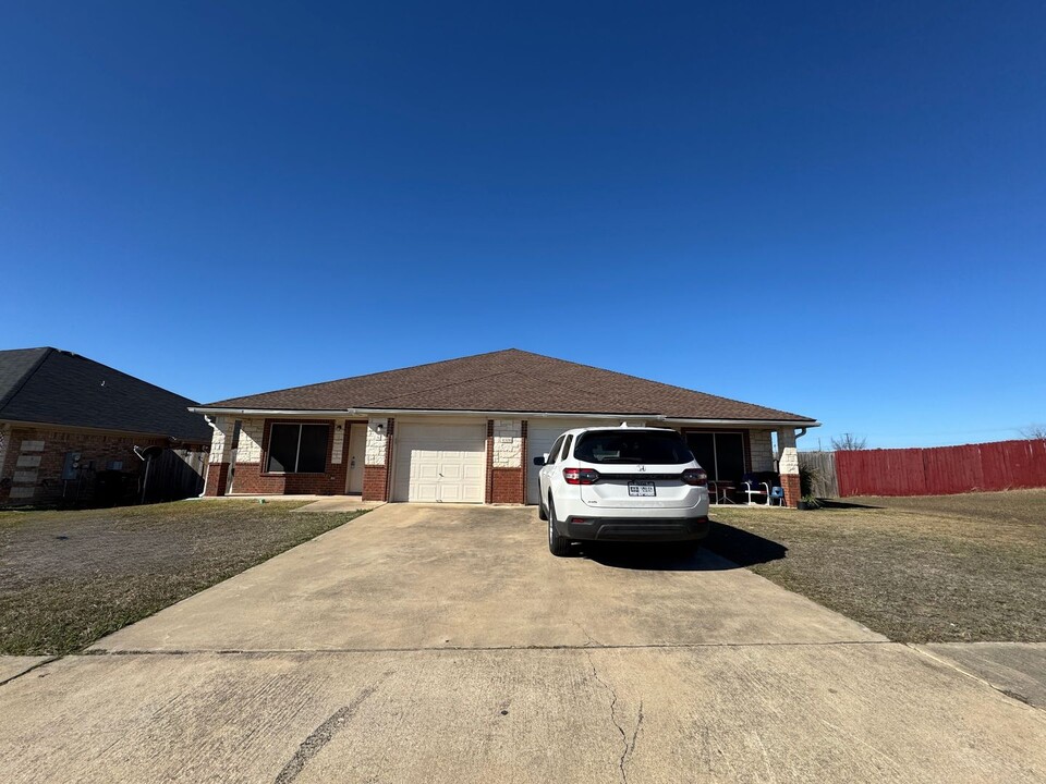 4306 Elms Run Cir in Killeen, TX - Building Photo