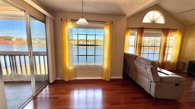 1065 S Hiawassee Rd in Orlando, FL - Foto de edificio - Building Photo