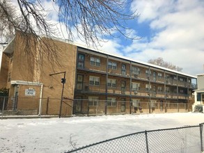 7635 S Coles Ave in Chicago, IL - Building Photo - Building Photo