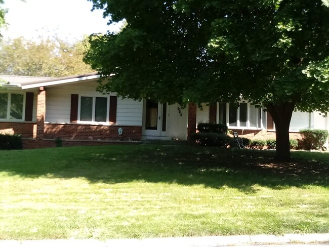 property at 920 Knottingham Dr