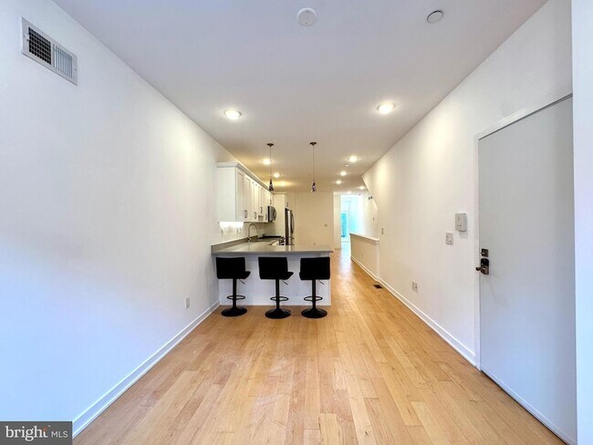 966 N Marshall St in Philadelphia, PA - Building Photo - Building Photo