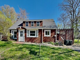 140 Park St E in Annandale, MN - Building Photo