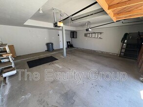 1050 N Demaree St in Visalia, CA - Building Photo - Building Photo