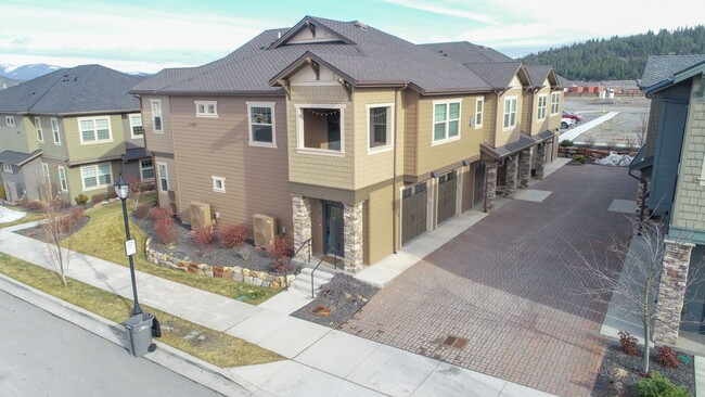 property at 24493 E Pinnacle Ct