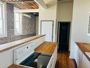 201 E Chambers St, Unit 303 in Cleburne, TX - Building Photo - Building Photo