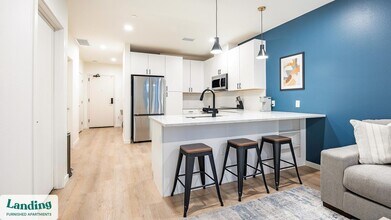 955 Bannock St, Unit 807 in Denver, CO - Foto de edificio - Building Photo