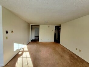 15 North St, Unit D#3 in Milford, NH - Building Photo - Building Photo