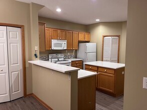 1876 Bluestem Ln in St. Paul, MN - Building Photo - Building Photo