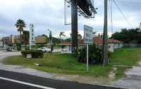 Trak Motel in St. Petersburg, FL - Building Photo - Building Photo